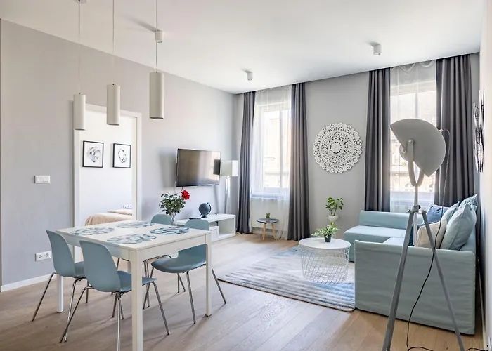 Stylish & Spacious By Prestige Homes Διαμέρισμα *