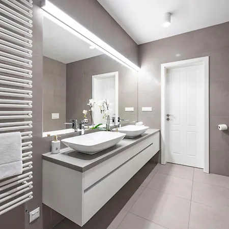 Apartament Stylish & Spacious By Prestige Homes Budapesta