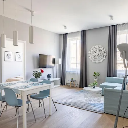 Stylish & Spacious By Prestige Homes Apartament *