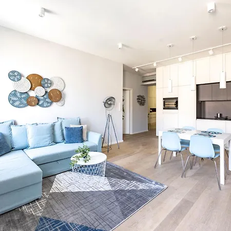 Stylish & Spacious By Prestige Homes * Budapesta