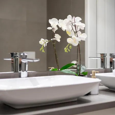 Stylish & Spacious By Prestige Homes Apartament Budapesta