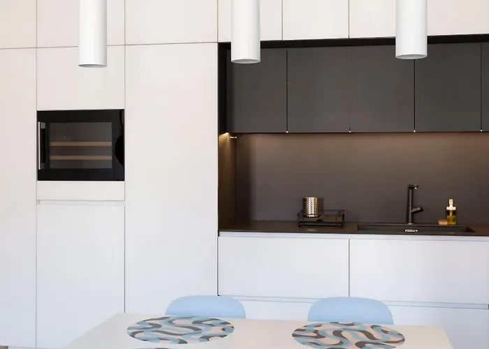 Stylish & Spacious By Prestige Homes * Budapeszt